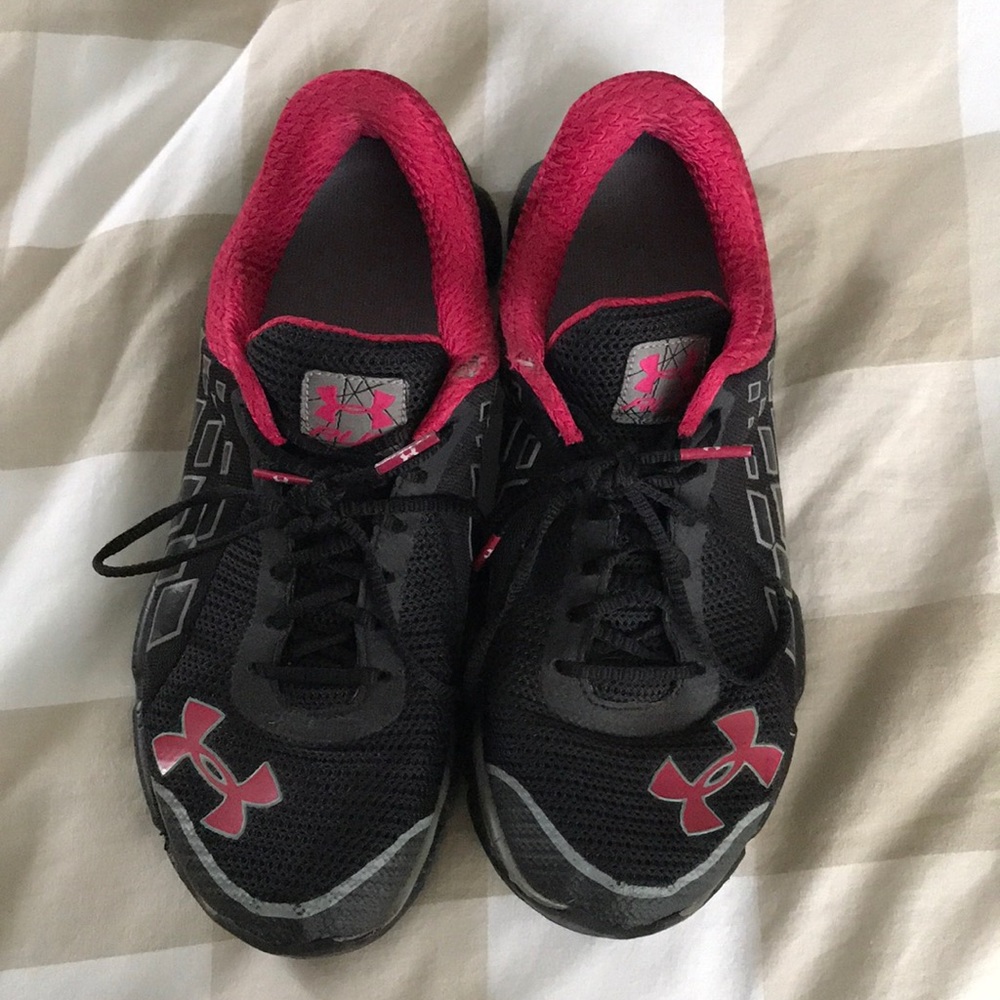 💗🖤UA Sneakers🖤💗